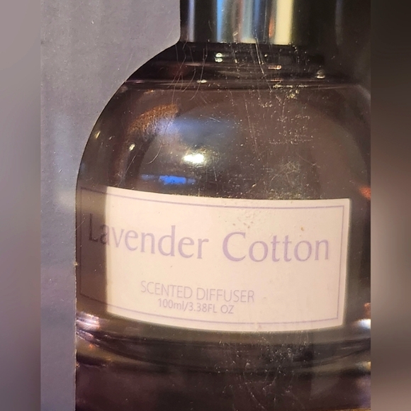 Lavender Cotton Candle And Diffuser Set - Picture 4 of 5